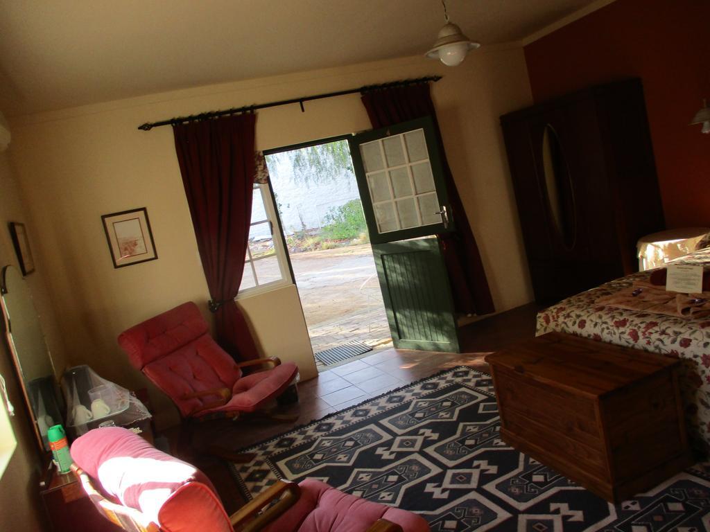 Van Rhyn Guest House Vanrhynsdorp Exterior photo